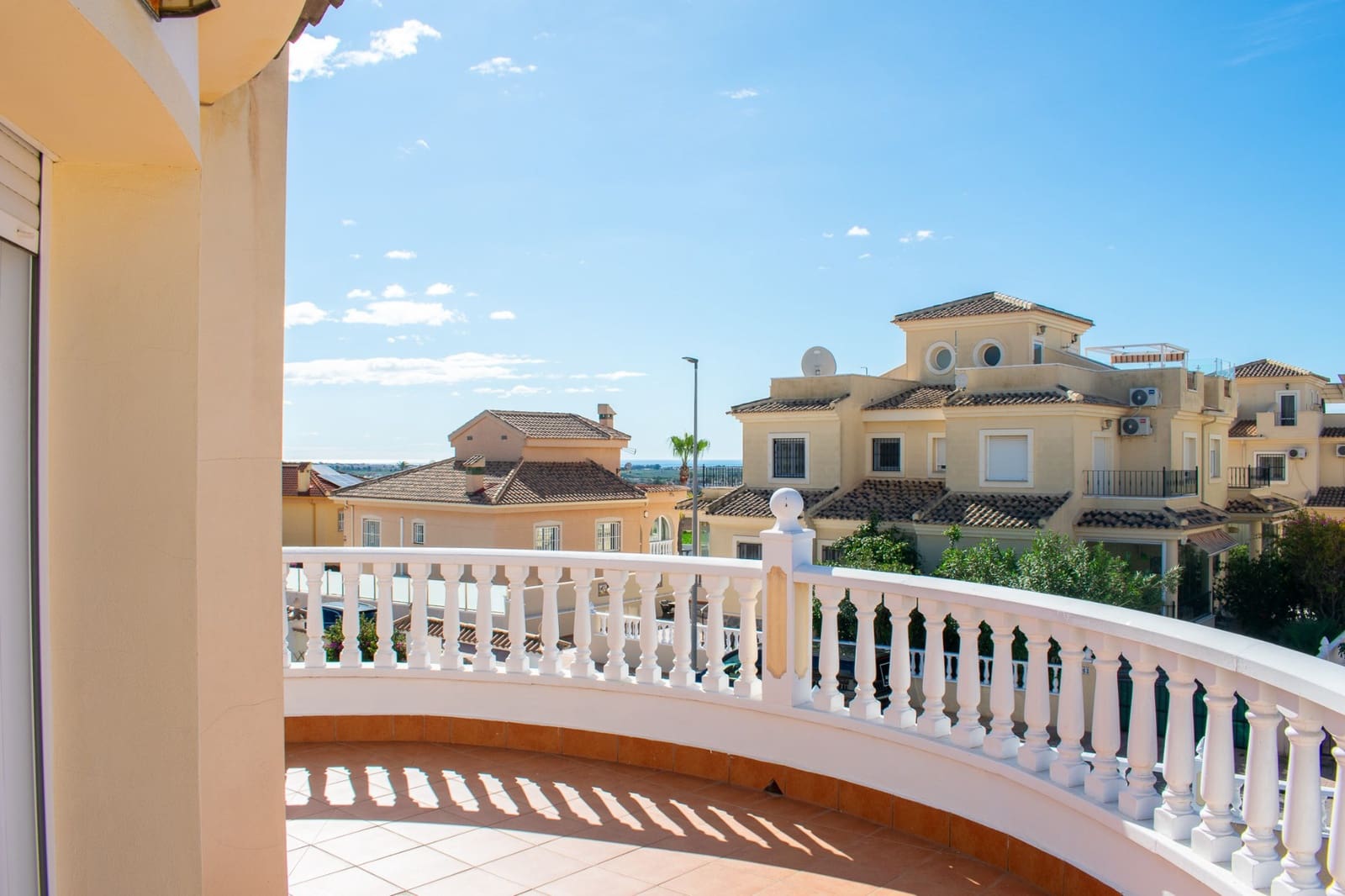 4 bedroom Villa for sale in Ciudad Quesada with pool - € 399,950 (Ref: 9198992)