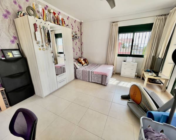 Chalet de 4 habitaciones en Ciudad Quesada, Rojales en venta con piscina - 520.000 € (Ref: 9198995)