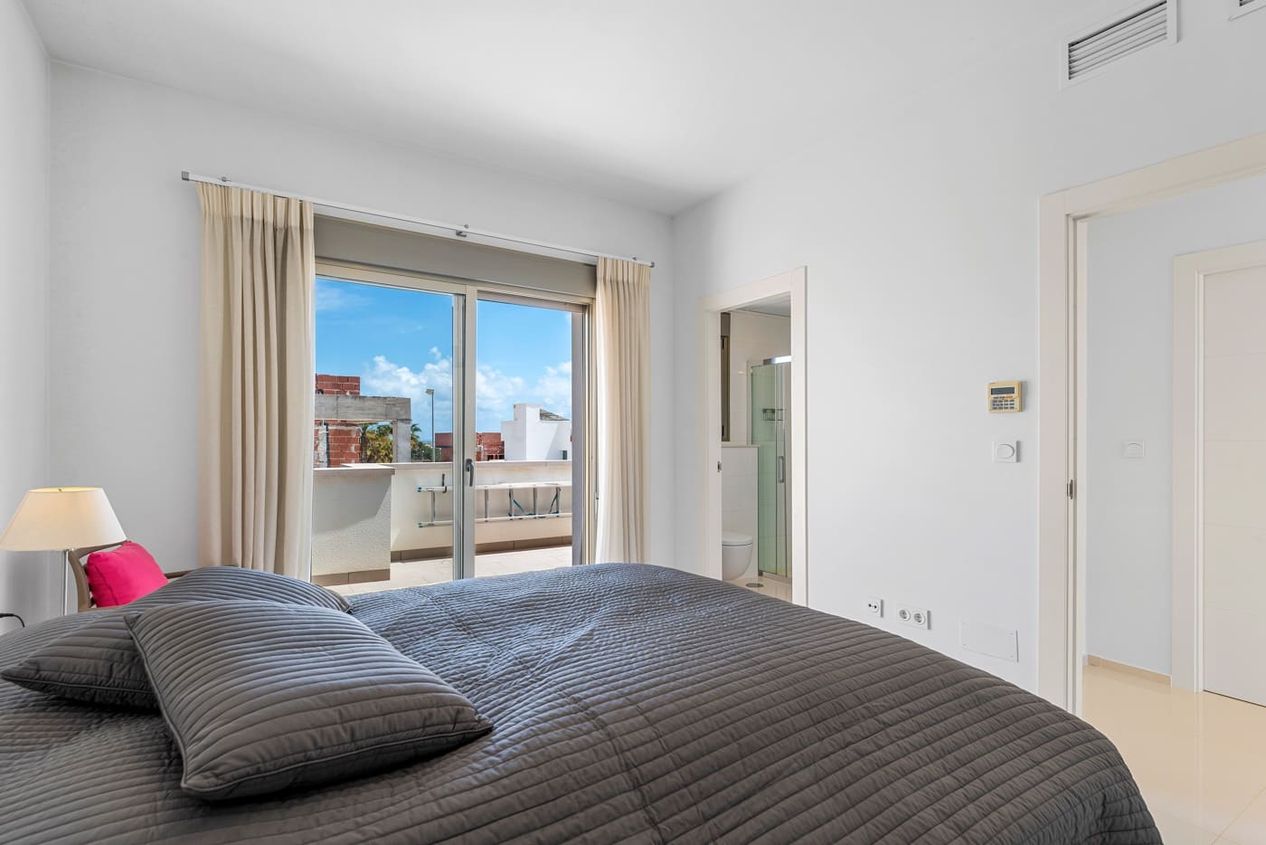 4 Zimmer Villa zu verkaufen in Ciudad Quesada mit Pool - 750.000 € (Ref: 9198999)