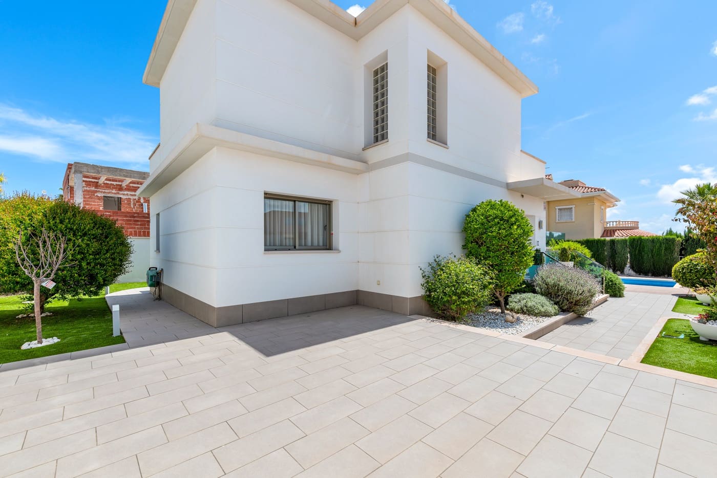 4 Zimmer Villa zu verkaufen in Ciudad Quesada mit Pool - 750.000 € (Ref: 9198999)