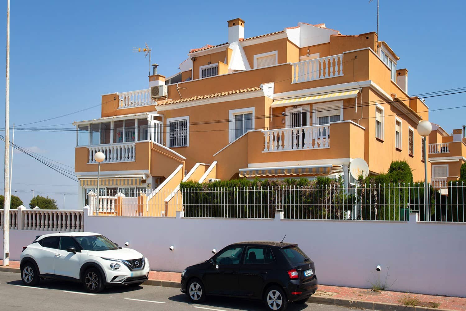 2 soveværelse Lejlighed til salg i Torrevieja med swimmingpool - € 150.000 (Ref: 9199002)