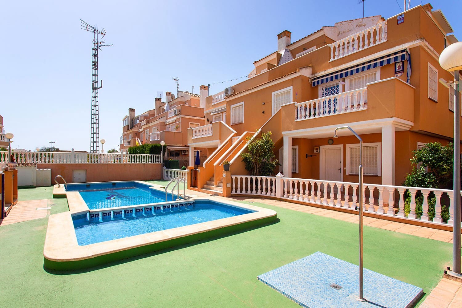 2 soveværelse Lejlighed til salg i Torrevieja med swimmingpool - € 150.000 (Ref: 9199002)