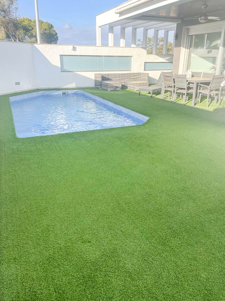 3 slaapkamer Villa te koop in Mil Palmeras met zwembad - € 565.000 (Ref: 9199003)