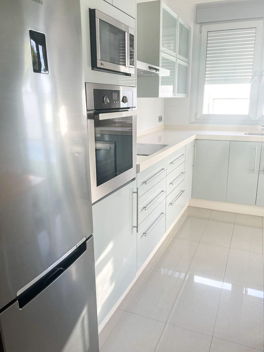 3 slaapkamer Villa te koop in Mil Palmeras met zwembad - € 565.000 (Ref: 9199003)