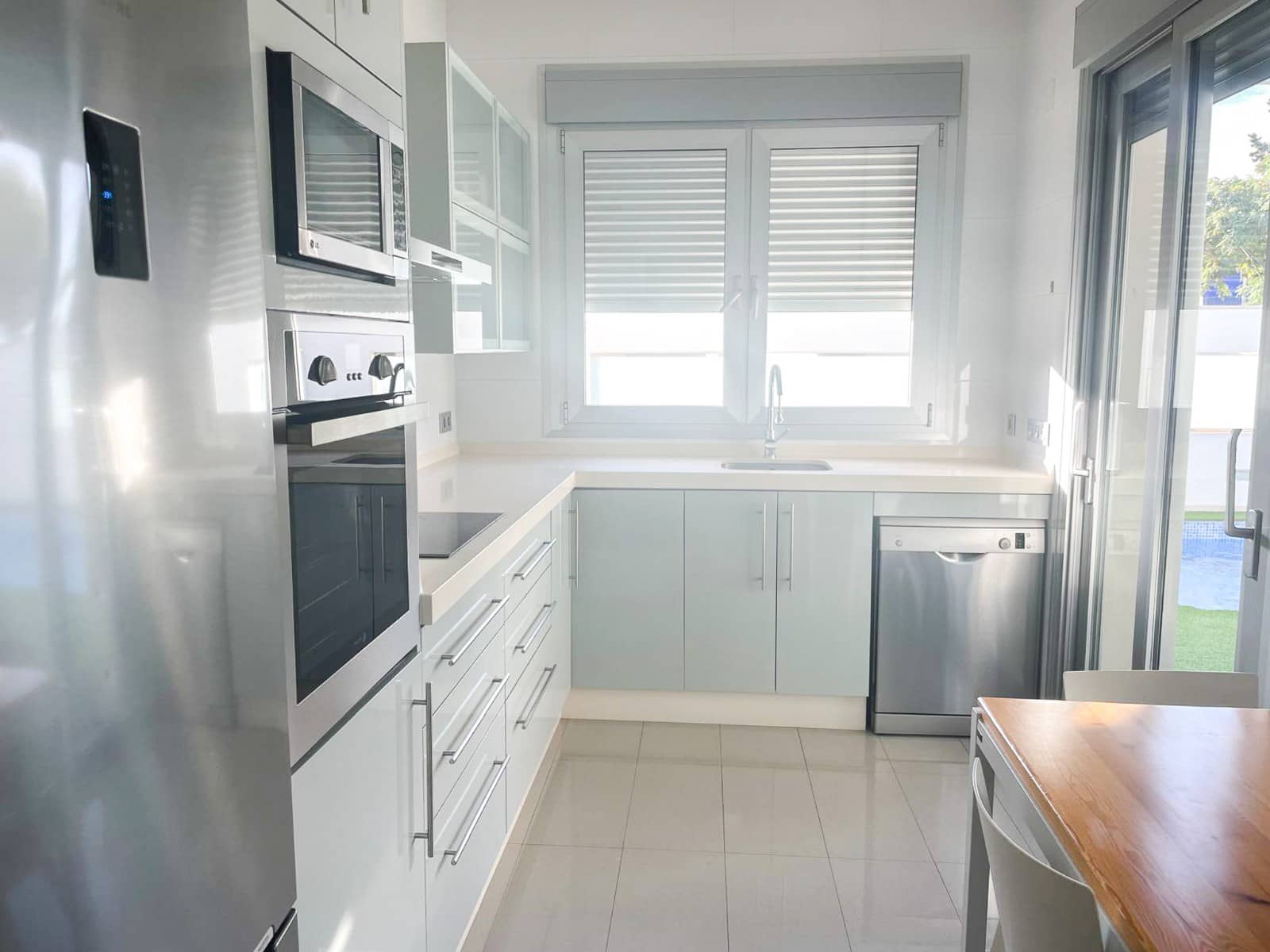 3 slaapkamer Villa te koop in Mil Palmeras met zwembad - € 565.000 (Ref: 9199003)