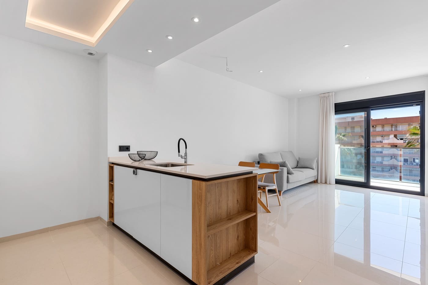 2 soveværelse Lejlighed til salg i Guardamar del Segura med swimmingpool garage - € 460.000 (Ref: 9199008)