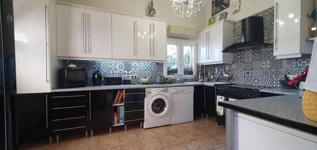 4 slaapkamer Villa te koop in La Florida, Orihuela met zwembad - € 369.950 (Ref: 9199015)