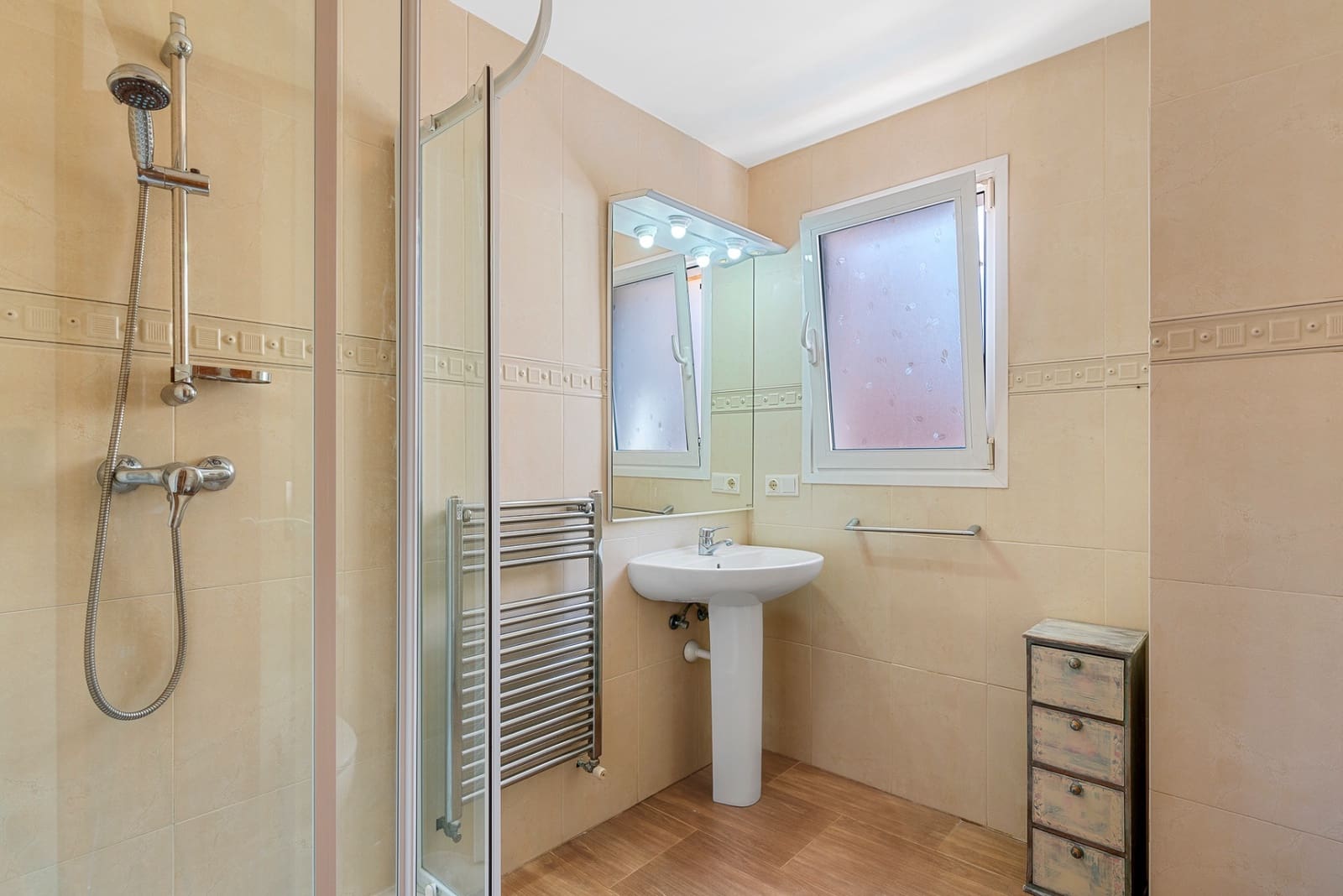 5 sypialnia Willa na sprzedaż w Alfaz del Pi / L'Alfas del Pi z basenem - 499 000 € (Ref: 9199017)