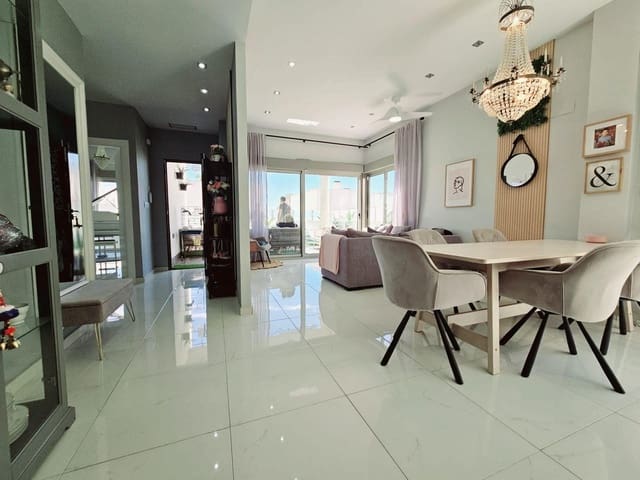 5 slaapkamer Villa te koop in Villamartin, Orihuela met zwembad garage - € 499.000 (Ref: 9199022)