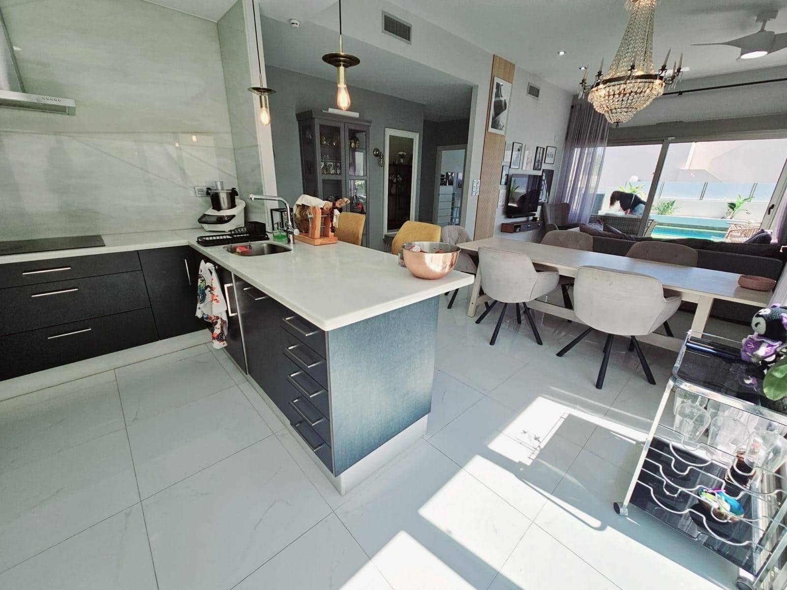 5 quarto Moradia para venda em Villamartin com piscina garagem - 499 000 € (Ref: 9199022)