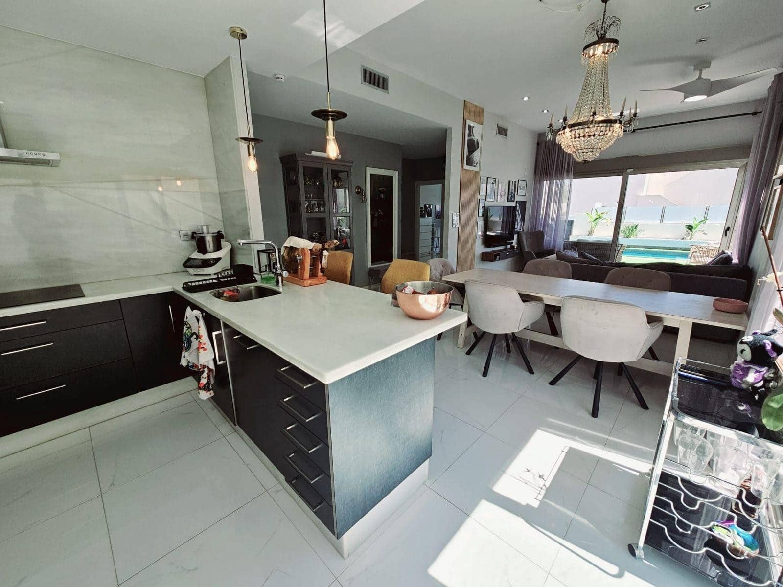 5 quarto Moradia para venda em Villamartin com piscina garagem - 499 000 € (Ref: 9199022)