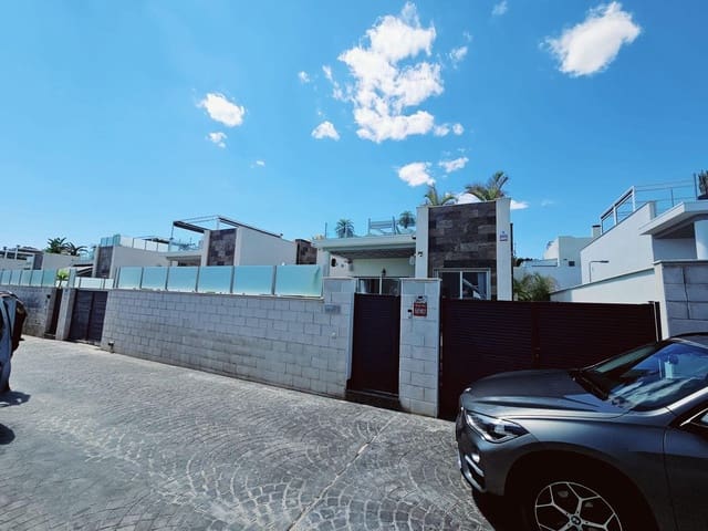 5 slaapkamer Villa te koop in Villamartin, Orihuela met zwembad garage - € 499.000 (Ref: 9199022)