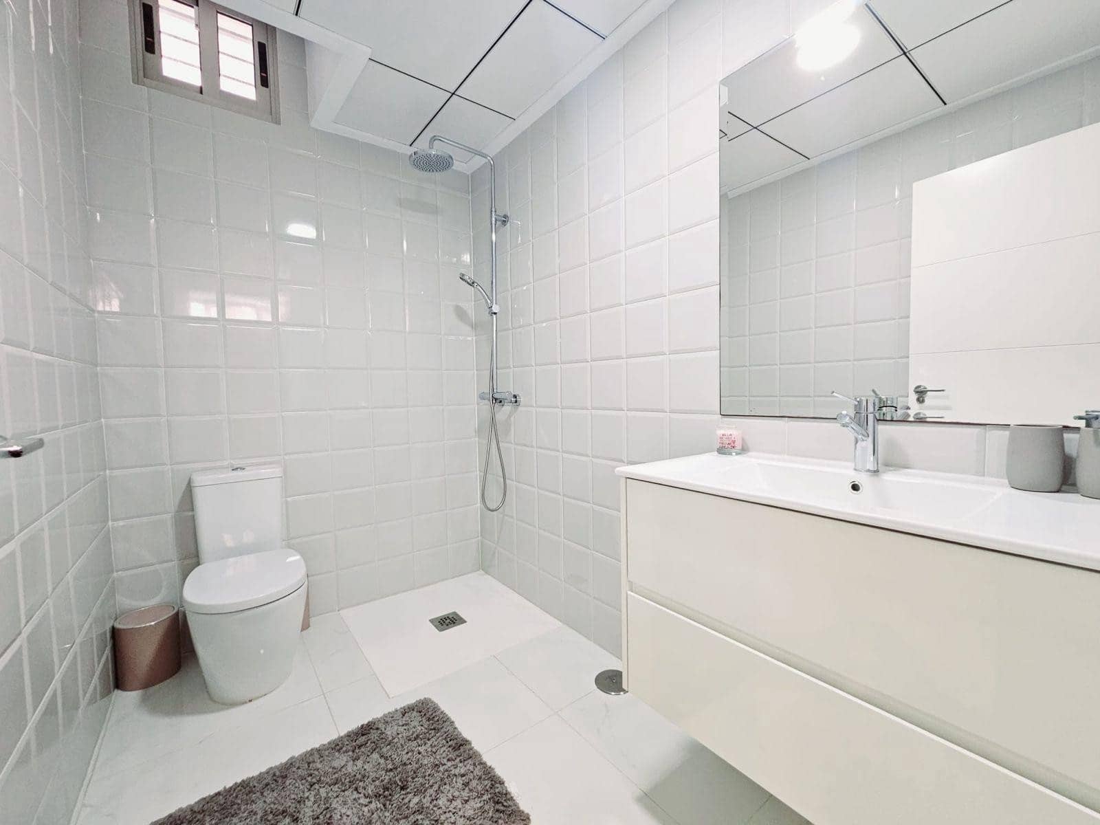 5 quarto Moradia para venda em Villamartin com piscina garagem - 499 000 € (Ref: 9199022)