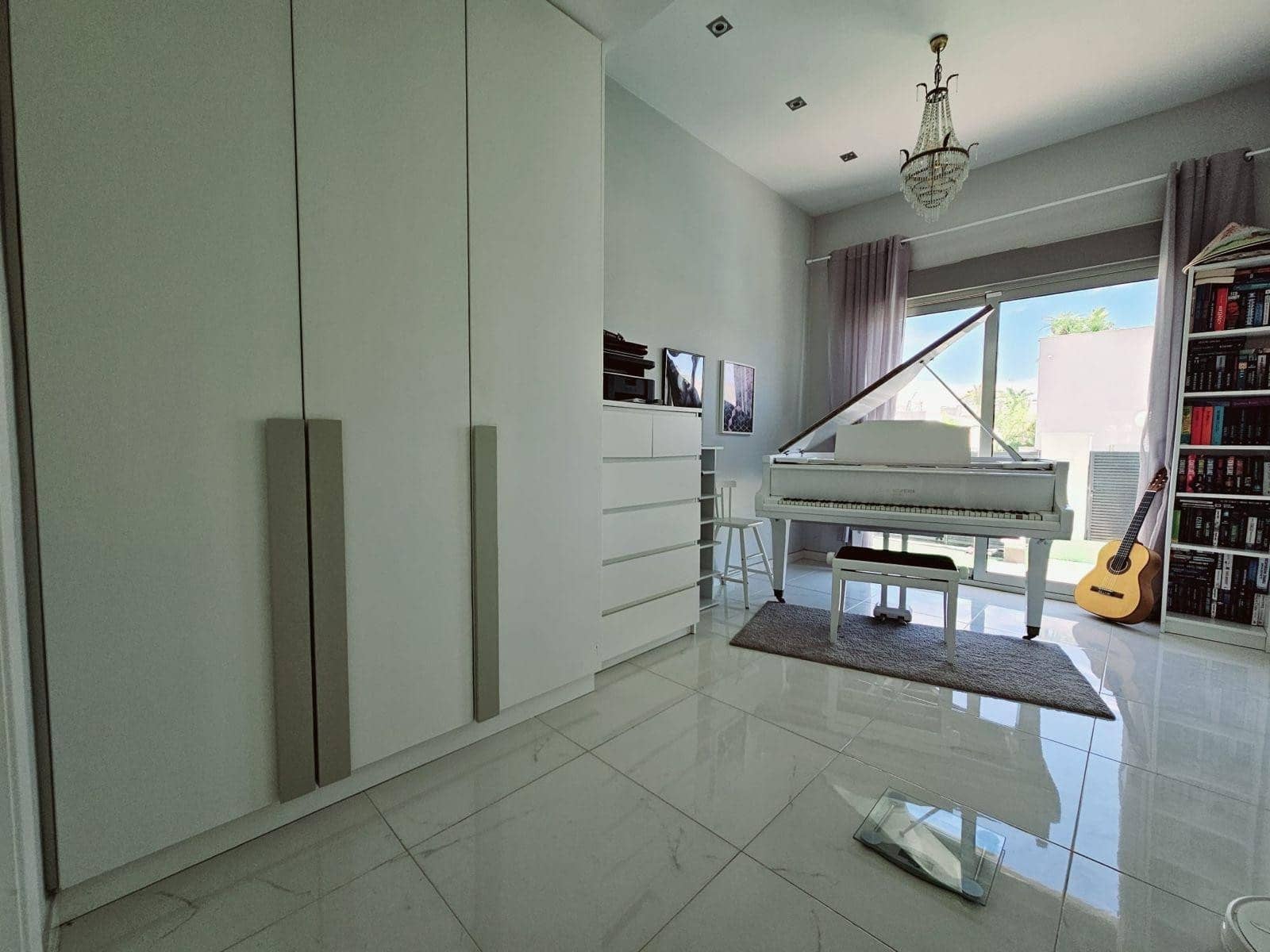 5 quarto Moradia para venda em Villamartin com piscina garagem - 499 000 € (Ref: 9199022)