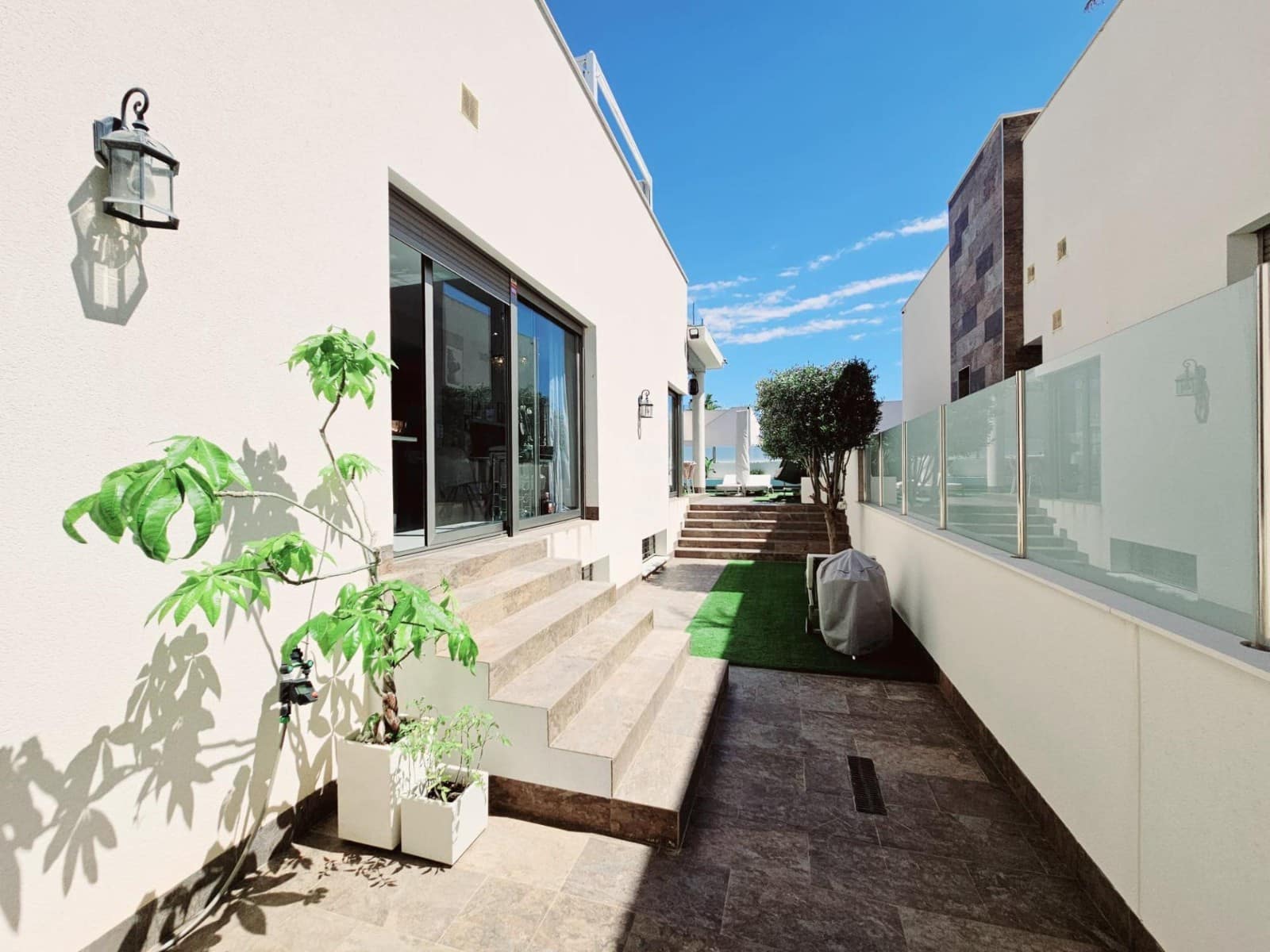 5 quarto Moradia para venda em Villamartin com piscina garagem - 499 000 € (Ref: 9199022)