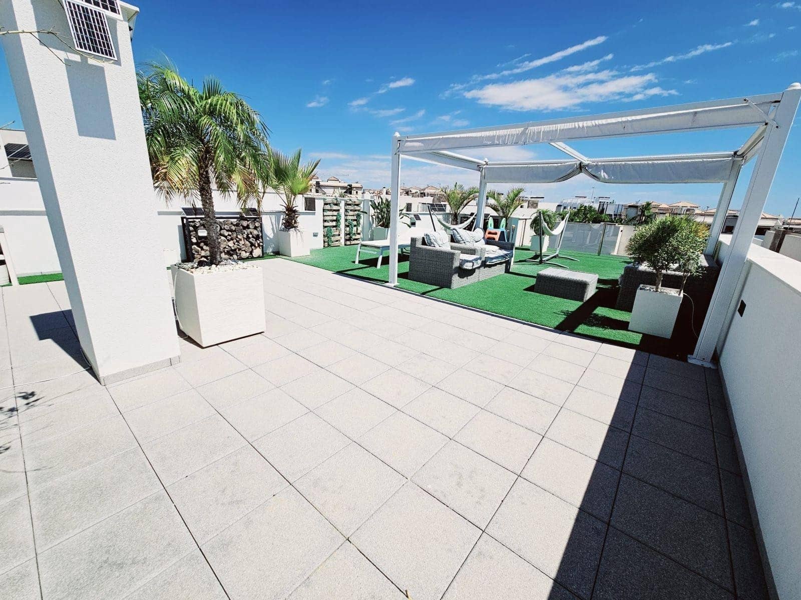 5 quarto Moradia para venda em Villamartin com piscina garagem - 499 000 € (Ref: 9199022)