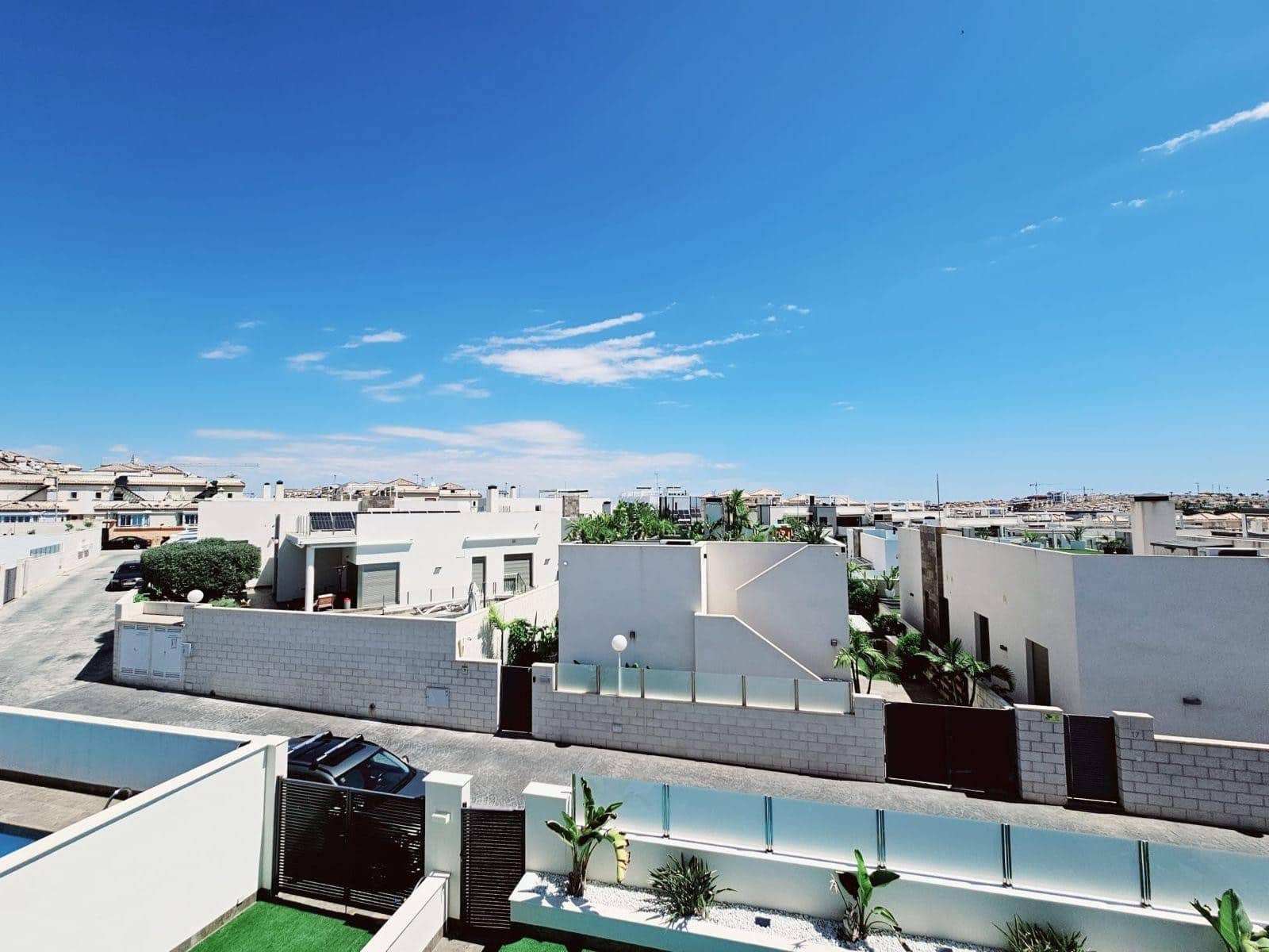 5 quarto Moradia para venda em Villamartin com piscina garagem - 499 000 € (Ref: 9199022)