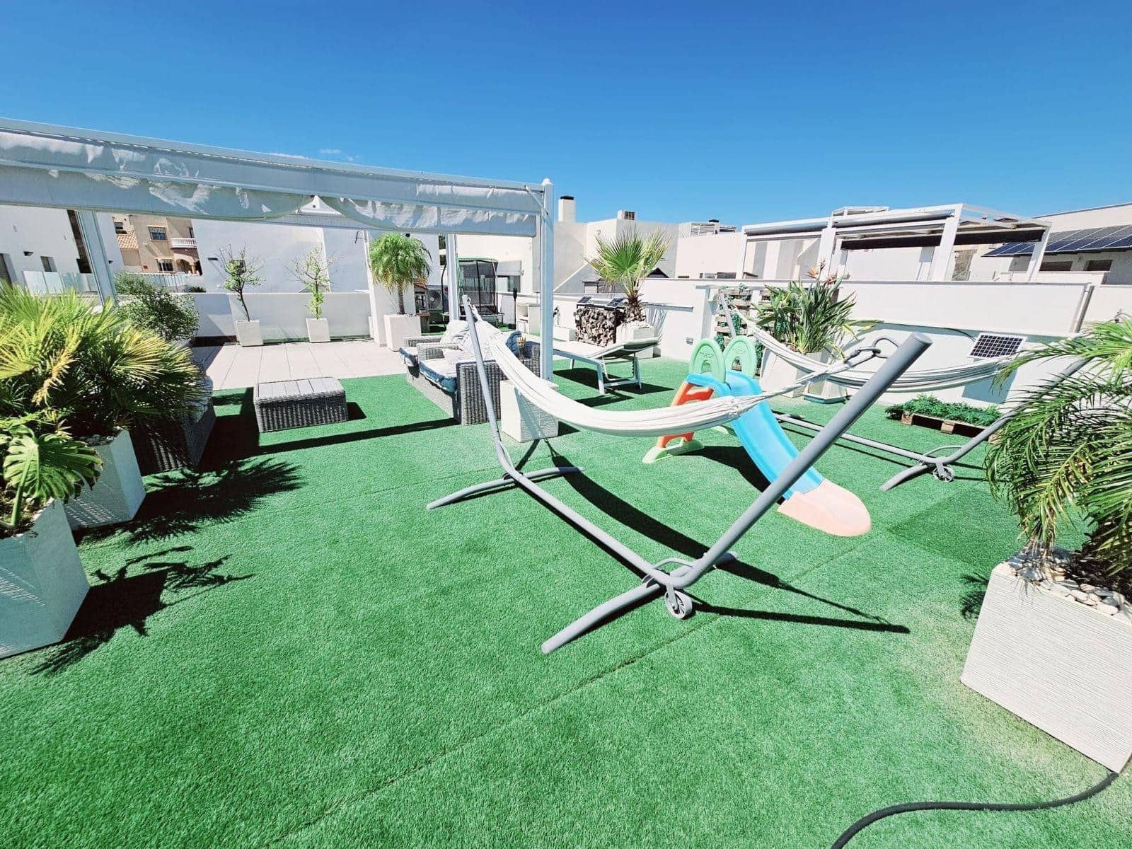 5 quarto Moradia para venda em Villamartin com piscina garagem - 499 000 € (Ref: 9199022)