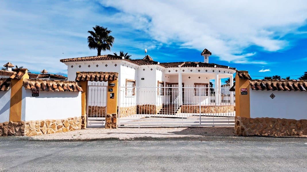 3 soveværelse Villa til salg i Catral med garage - € 365.000 (Ref: 9199027)