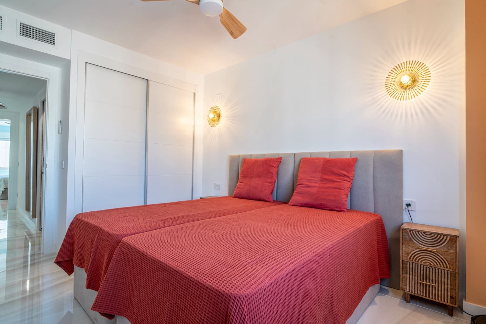 3 slaapkamer Appartement te koop in Punta Prima met zwembad garage - € 599.000 (Ref: 9199032)