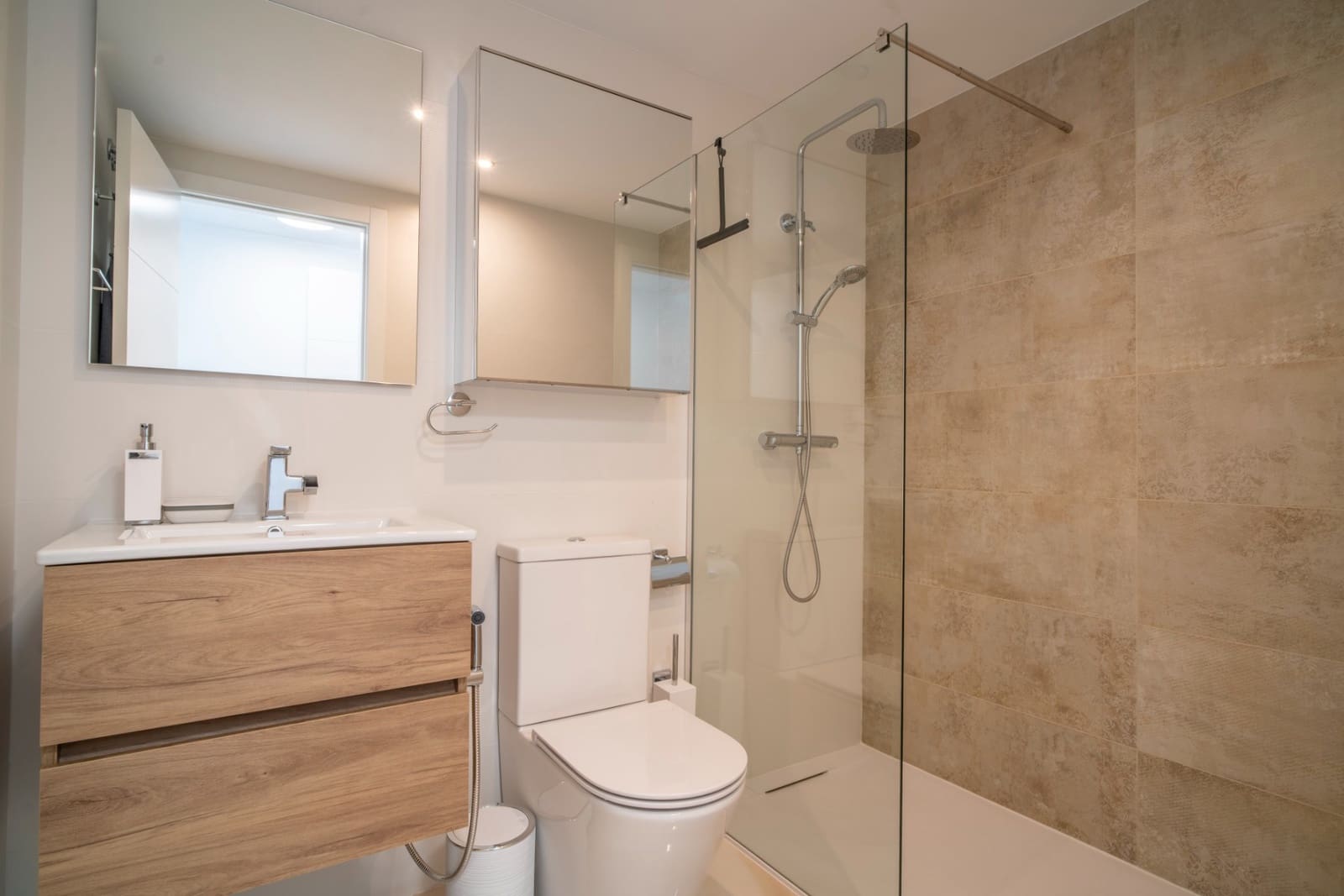 3 slaapkamer Appartement te koop in Punta Prima met zwembad garage - € 599.000 (Ref: 9199032)