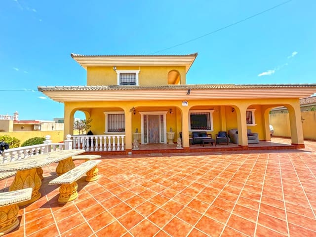 6 slaapkamer Villa te koop in Los Balcones met zwembad - € 625.000 (Ref: 9199037)