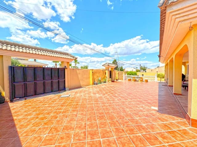 6 slaapkamer Villa te koop in Los Balcones met zwembad - € 625.000 (Ref: 9199037)