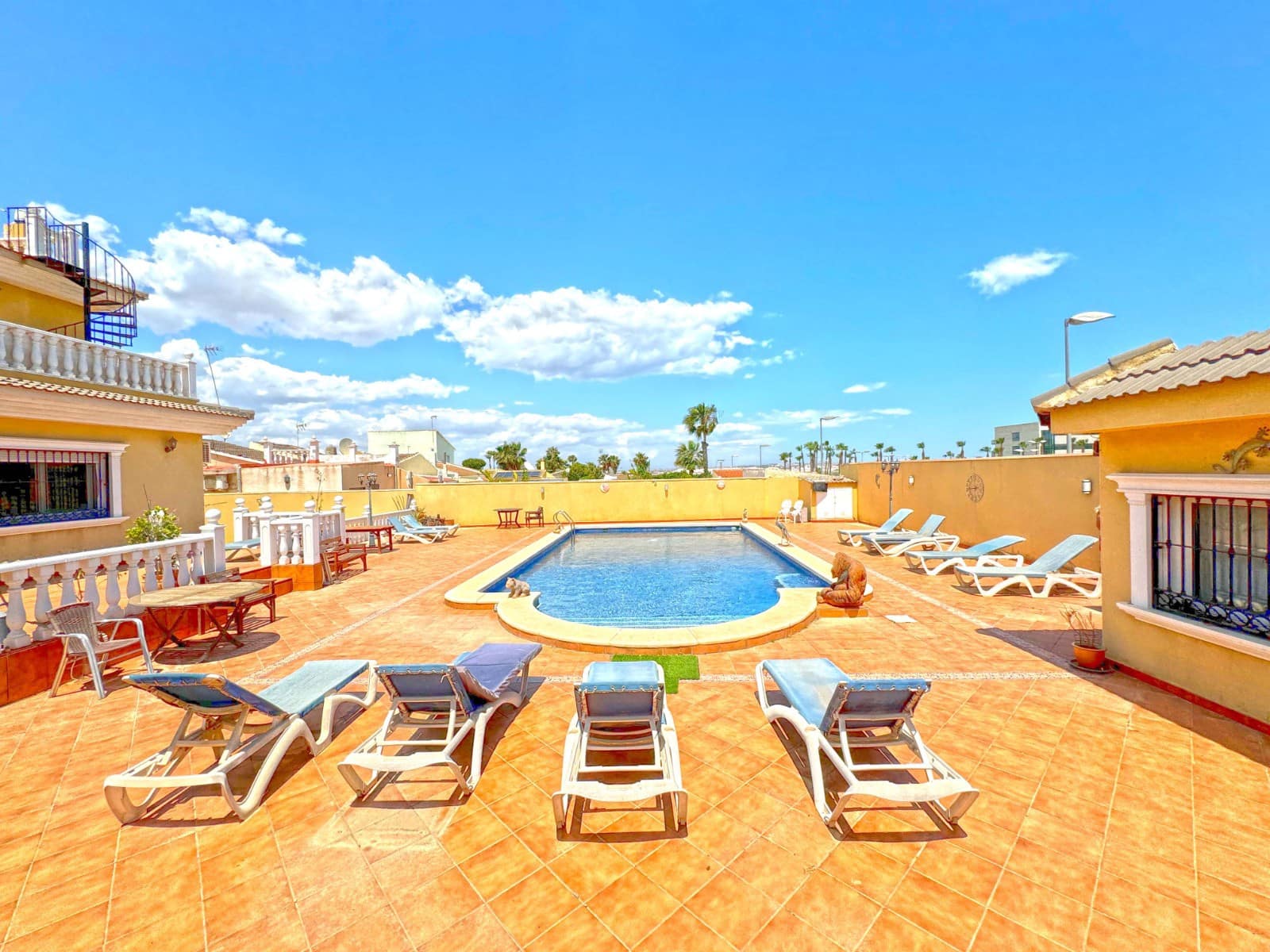 6 slaapkamer Villa te koop in Los Balcones met zwembad - € 625.000 (Ref: 9199037)