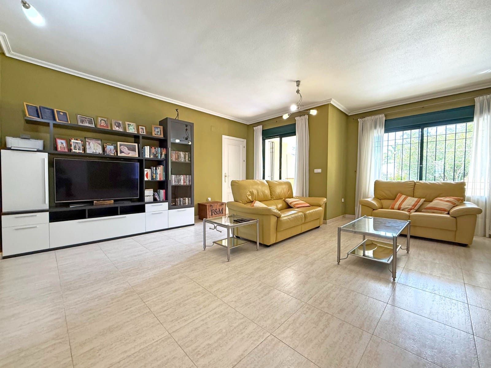 2 bedroom Apartment for sale in Campoamor with pool - € 215,000 (Ref: 9199038)