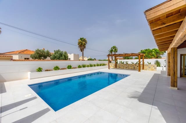 4 camera da letto Villa in vendita in El Chaparral - La Siesta - La Torreta, Torrevieja con piscina - 749.000 € (Rif: 9199039)