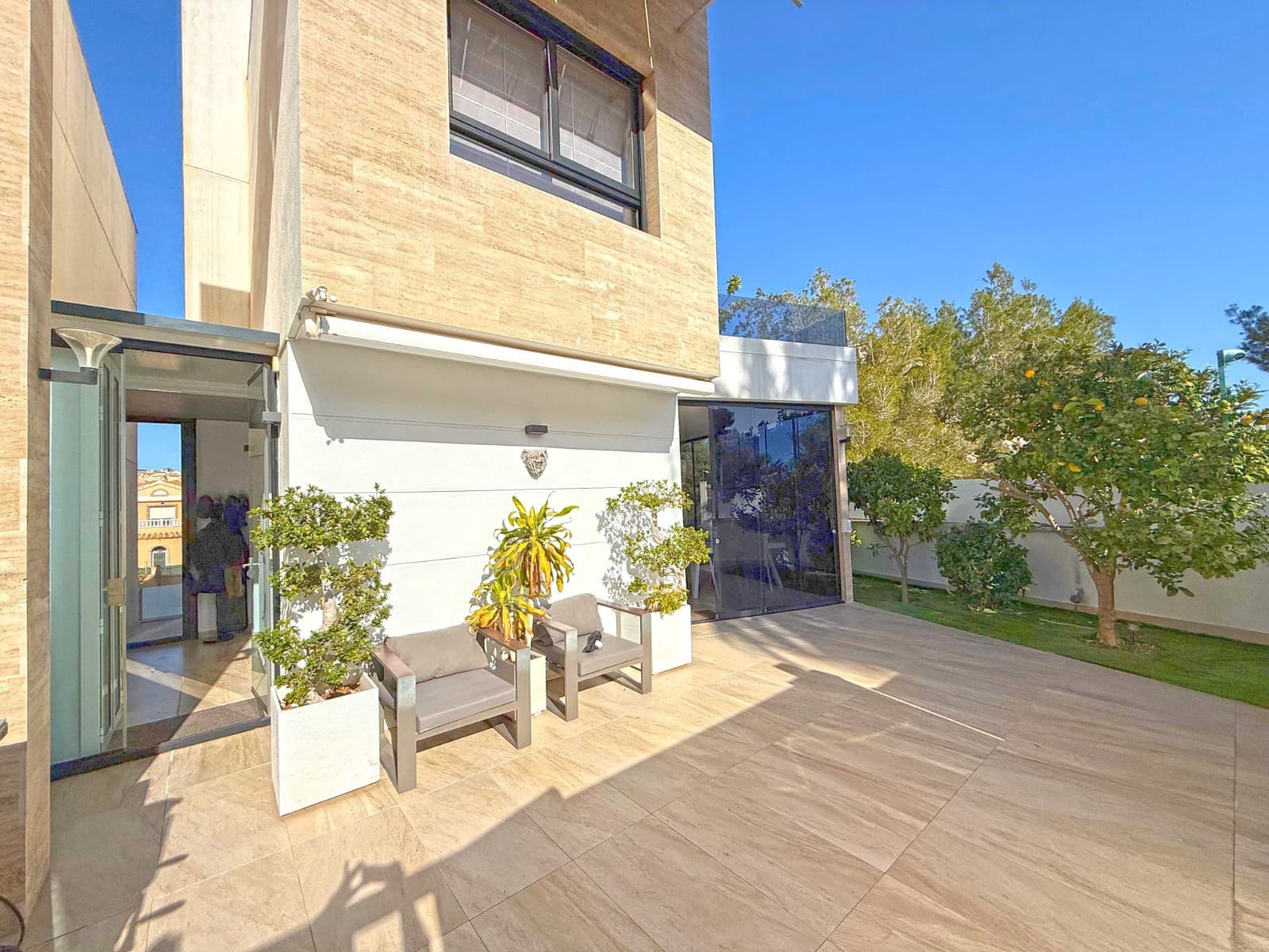 3 bedroom Villa for sale in Villamartin with pool - € 495,000 (Ref: 9199042)