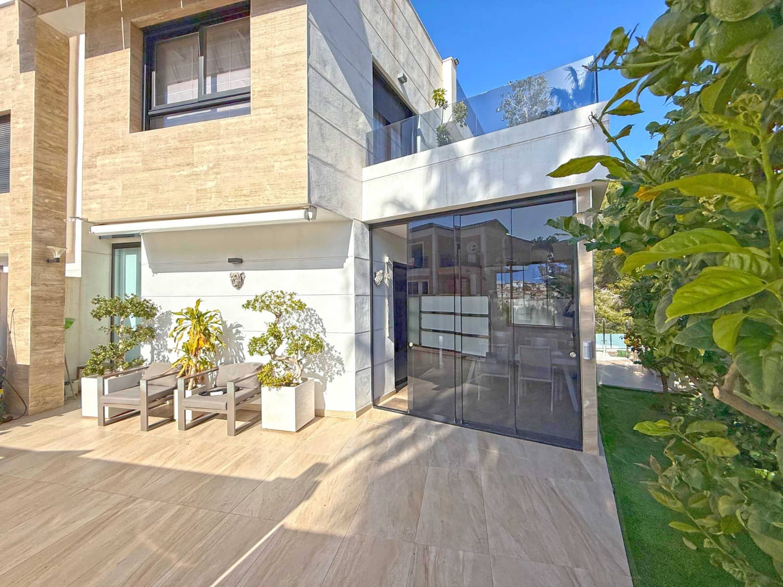 3 bedroom Villa for sale in Villamartin with pool - € 495,000 (Ref: 9199042)