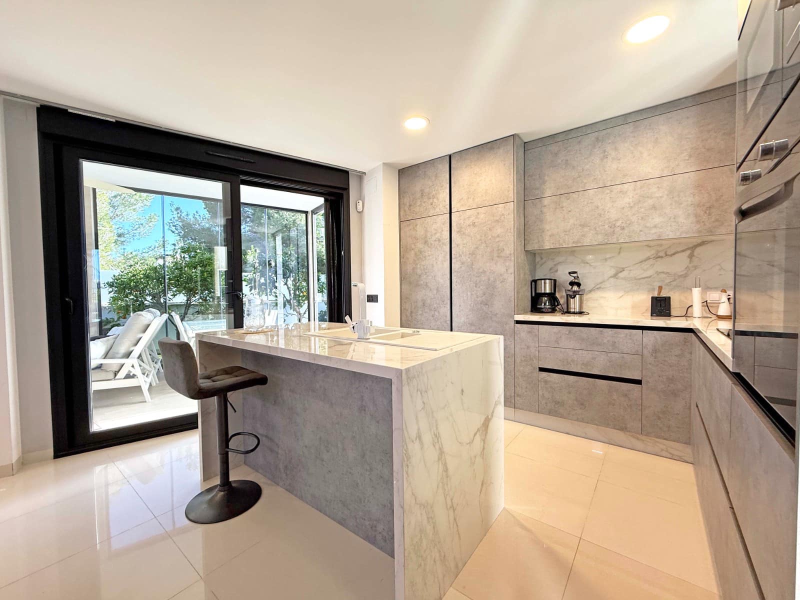 3 bedroom Villa for sale in Villamartin with pool - € 495,000 (Ref: 9199042)