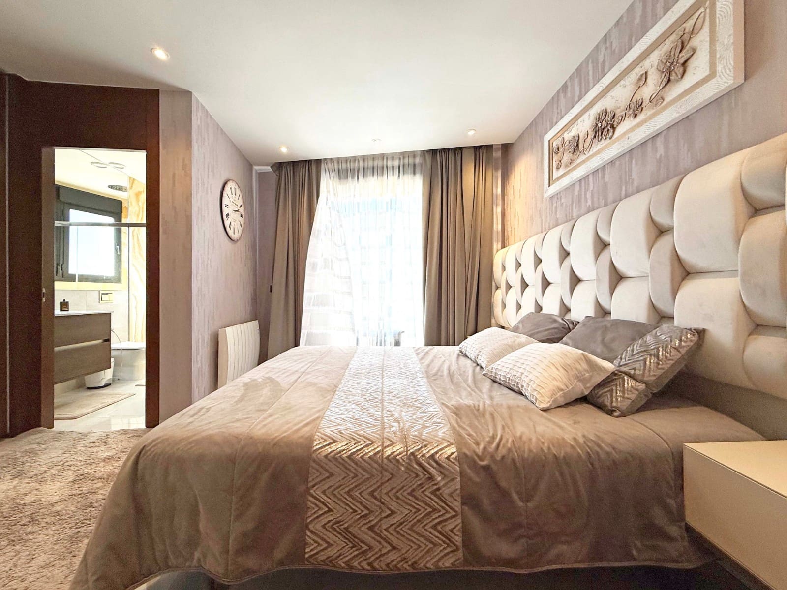 3 bedroom Villa for sale in Villamartin with pool - € 495,000 (Ref: 9199042)