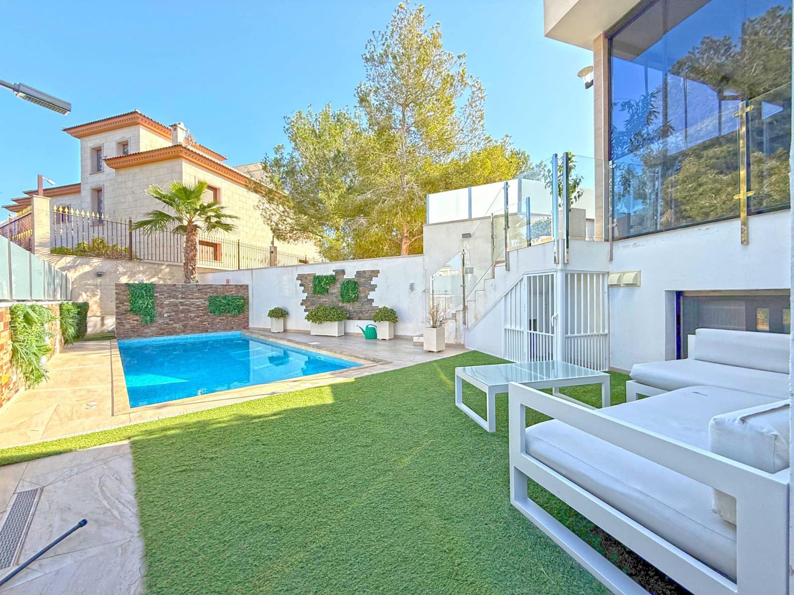 3 bedroom Villa for sale in Villamartin with pool - € 495,000 (Ref: 9199042)