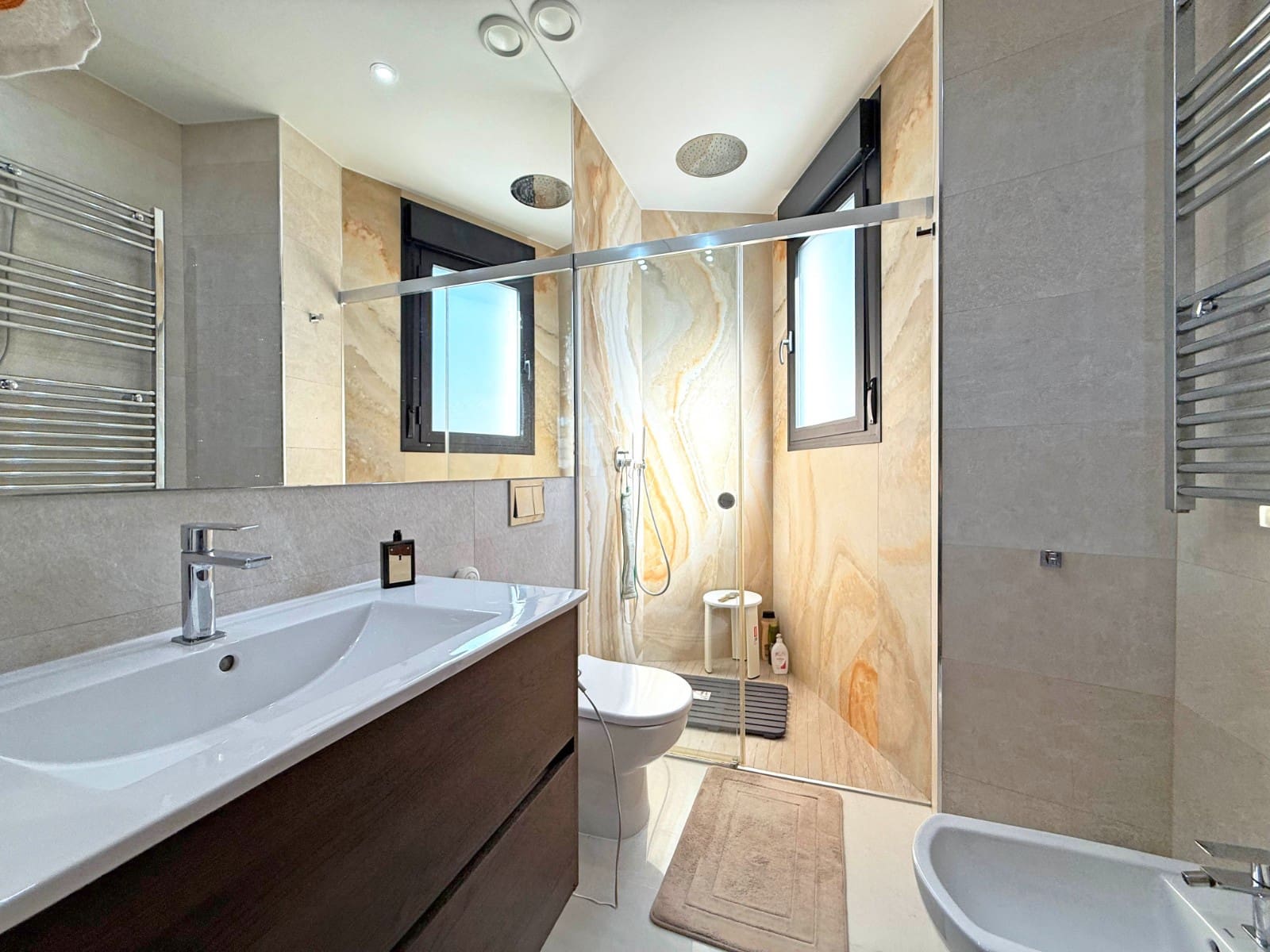 3 bedroom Villa for sale in Villamartin with pool - € 495,000 (Ref: 9199042)