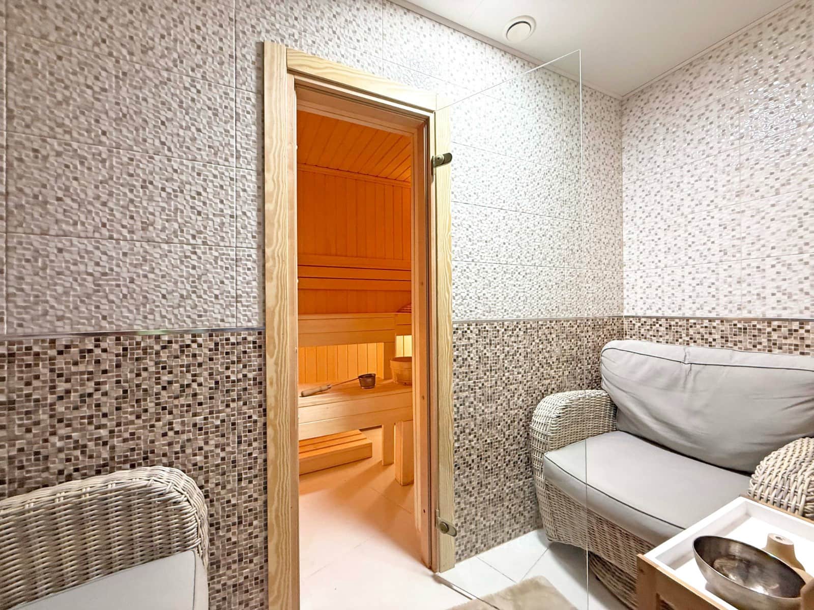 3 bedroom Villa for sale in Villamartin with pool - € 495,000 (Ref: 9199042)