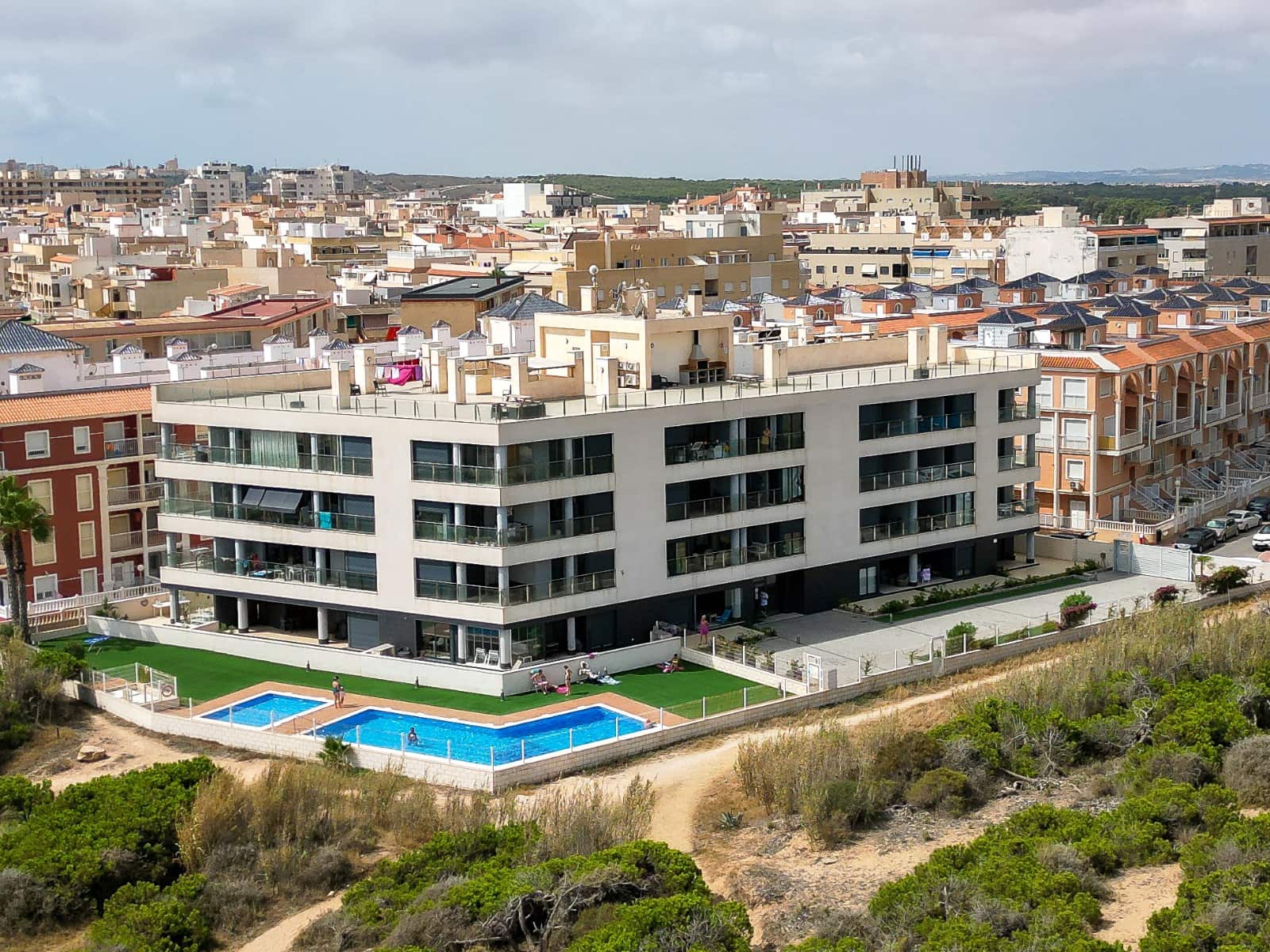 Apartamento de 2 habitaciones en La Mata en venta con piscina garaje - 349.000 € (Ref: 9199046)