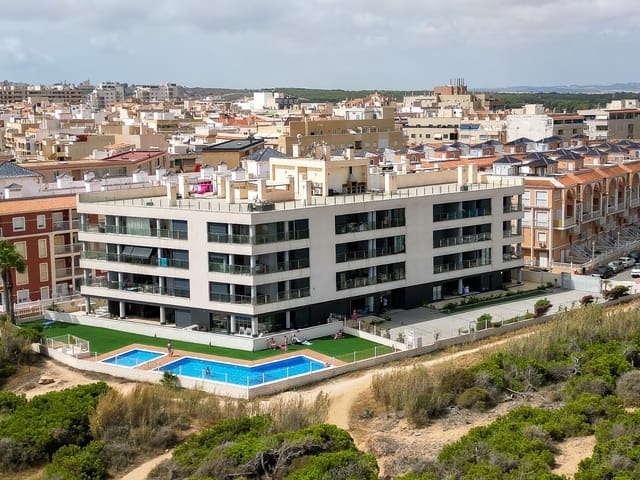 Apartamento de 2 habitaciones en La Mata, Torrevieja en venta con piscina garaje - 349.000 € (Ref: 9199046)