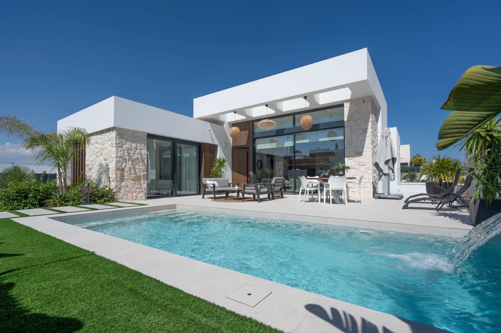 4 bedroom Villa for sale in Ciudad Quesada with pool - € 895,000 (Ref: 9199051)