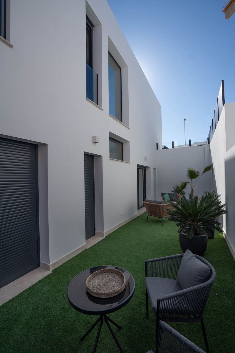 4 bedroom Villa for sale in Ciudad Quesada with pool - € 895,000 (Ref: 9199051)