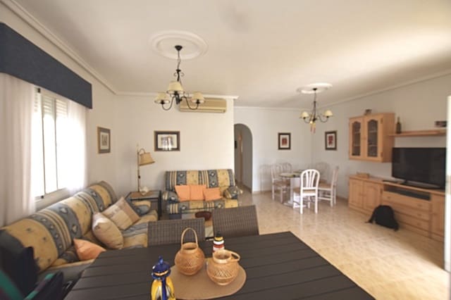 3 bedroom Villa for sale in Ciudad Quesada, Rojales with pool - € 220,000 (Ref: 9199063)