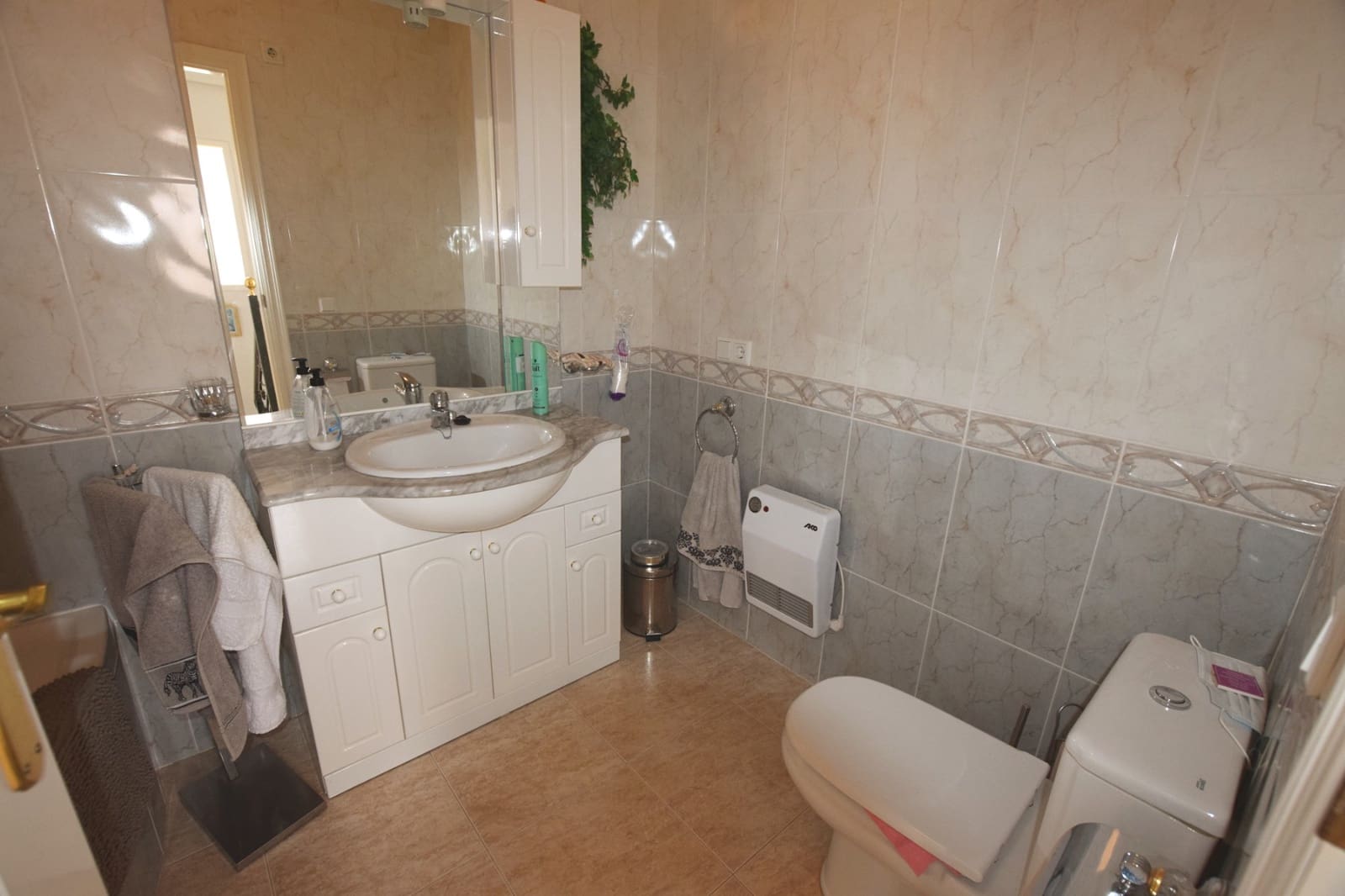 3 bedroom Villa for sale in Ciudad Quesada with pool - € 220,000 (Ref: 9199063)