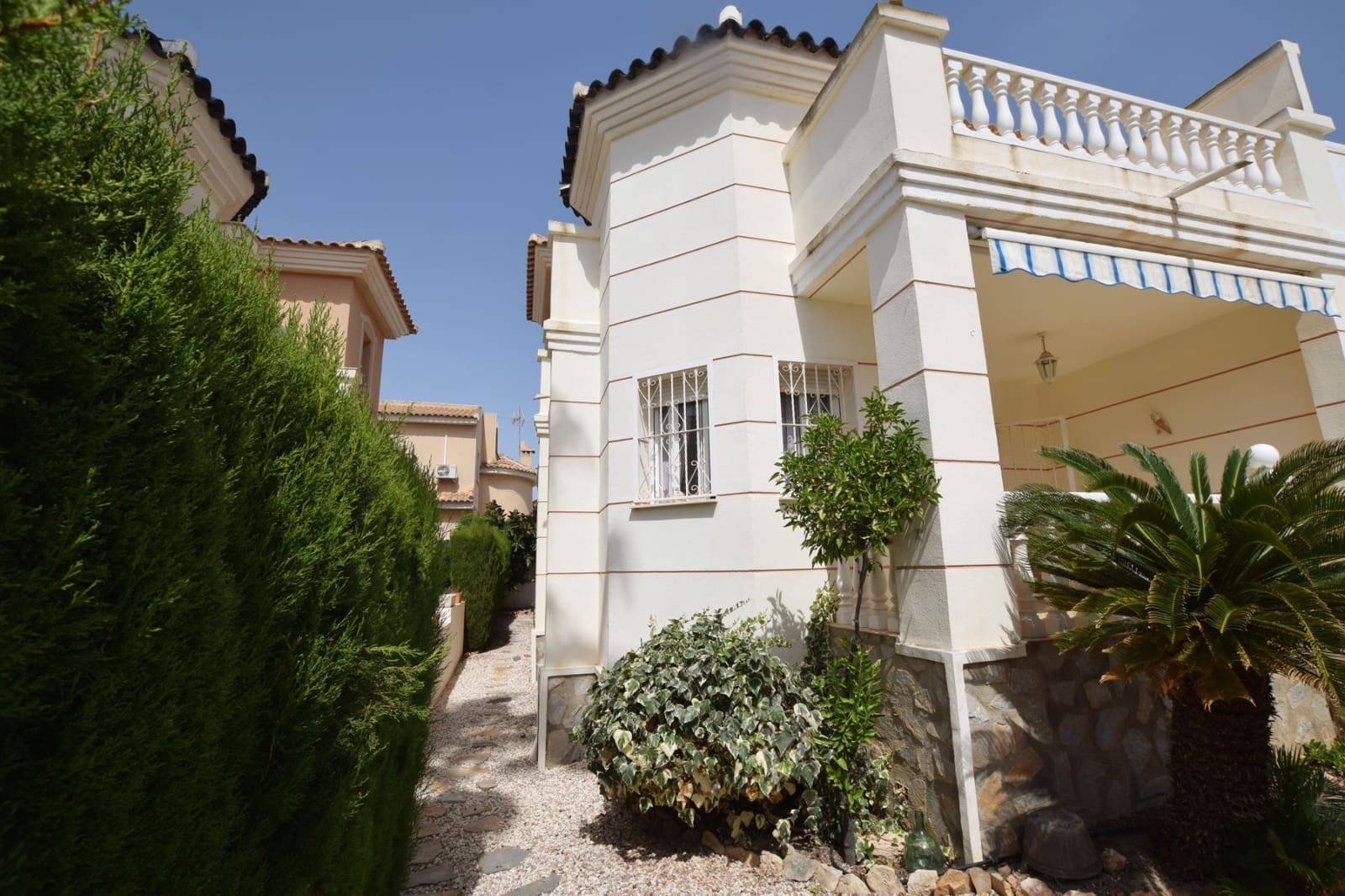 3 bedroom Villa for sale in Ciudad Quesada with pool - € 220,000 (Ref: 9199063)