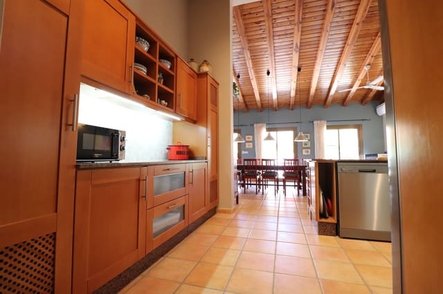 7 bedroom Villa for sale in Catral with pool garage - € 975,000 (Ref: 9199066)