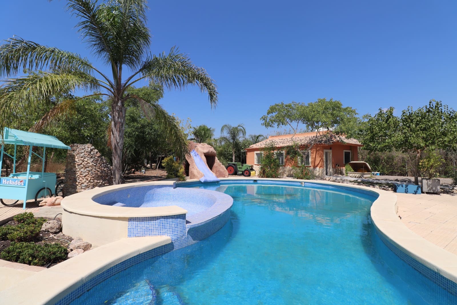 7 soveværelse Villa til salg i Catral med swimmingpool garage - € 975.000 (Ref: 9199066)