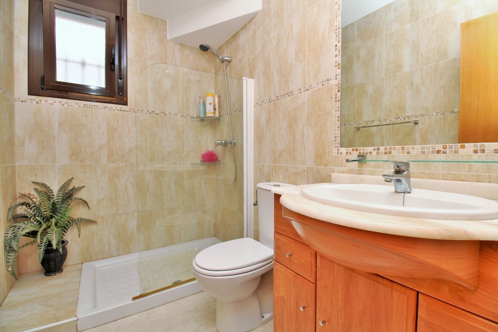 3 bedroom Villa for sale in Villamartin with pool - € 274,000 (Ref: 9199067)