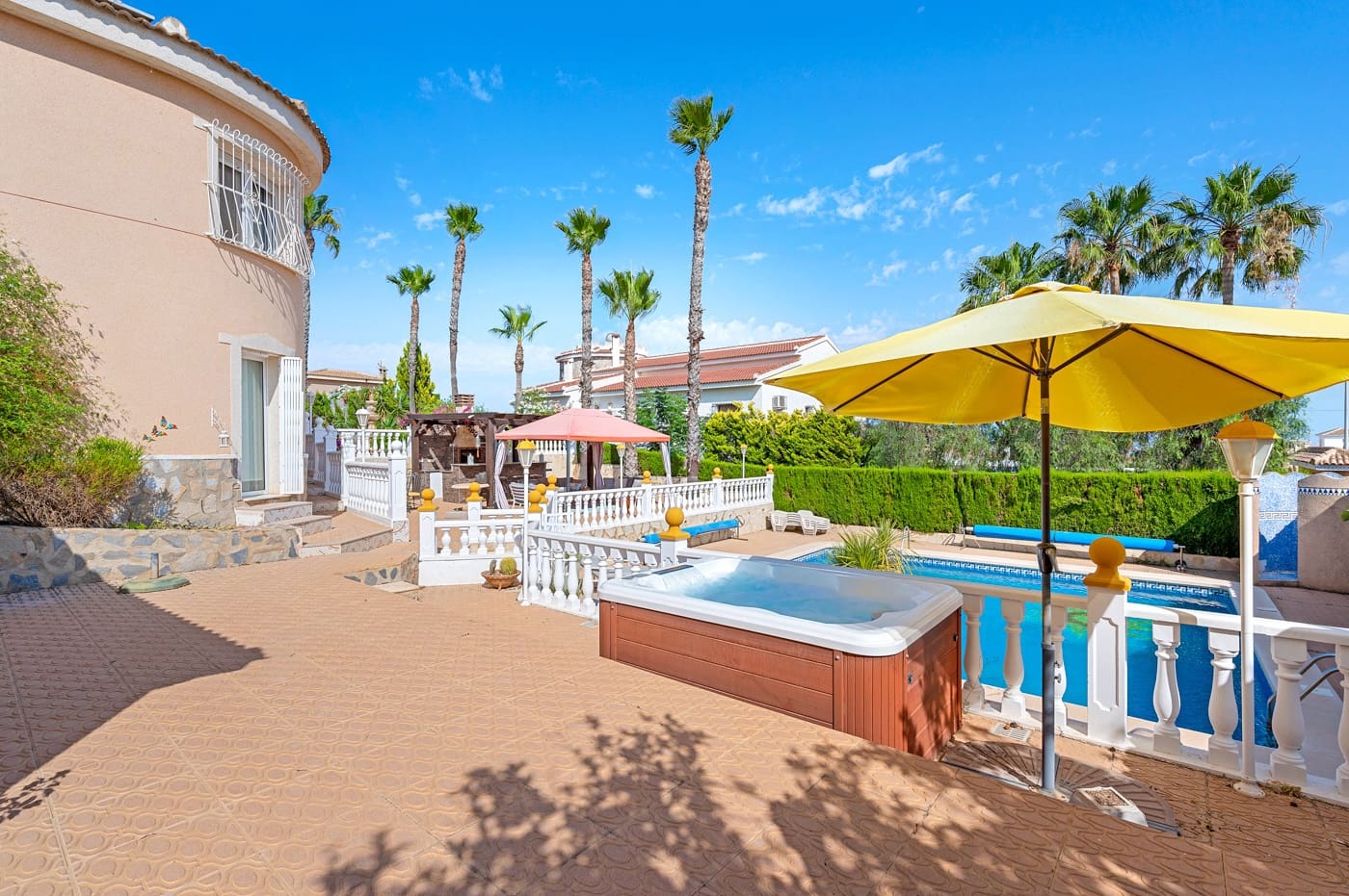 5 bedroom Villa for sale in Ciudad Quesada with pool - € 630,000 (Ref: 9199071)