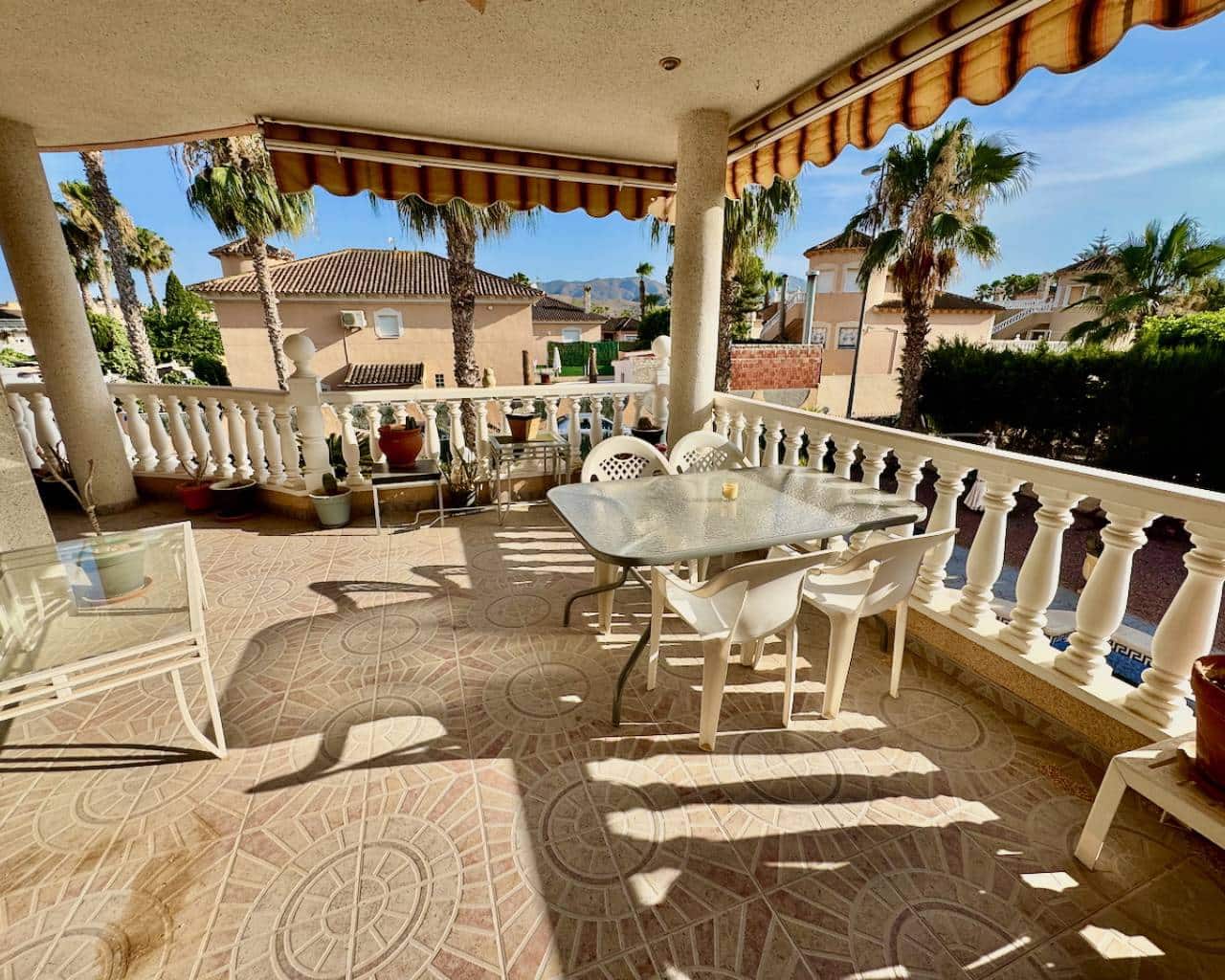 4 bedroom Villa for sale in Benferri with pool garage - € 275,000 (Ref: 9199075)