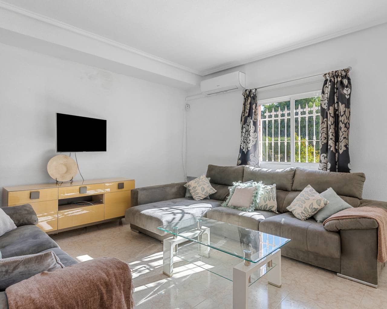 5 quarto Moradia para venda em Dona Pepa com piscina garagem - 750 000 € (Ref: 9199077)